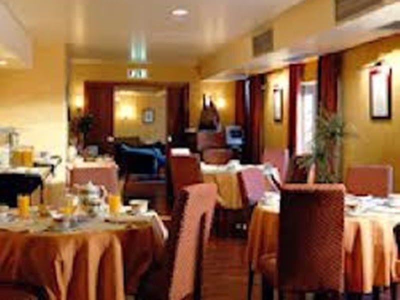 Veneza Hotel Aveiro Restaurant photo